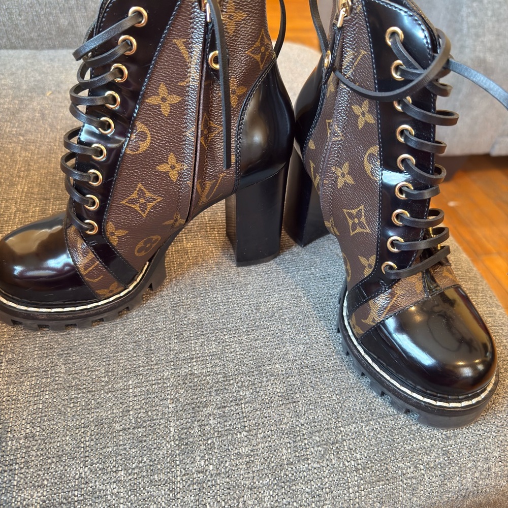 Louis Vuitton Star trail ankle boots monogram canvas Black and Brown Lace-Up